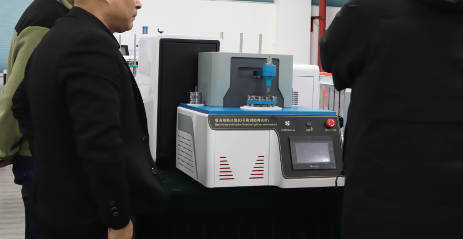 蘇州某某有限公司赴上海理濤參觀考察多功能刮擦測試儀、百格刮擦及五指刮擦測試儀